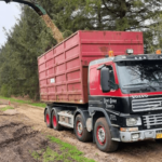 Lastbil til foderstof- og containertransport
